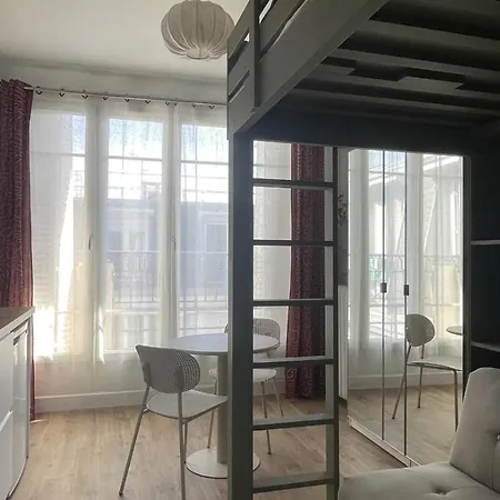Au Pieds De Montmartre - Metro L2, L4, L12 Apartment Paris